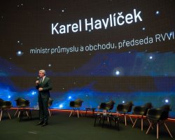 oslava v Planetariu